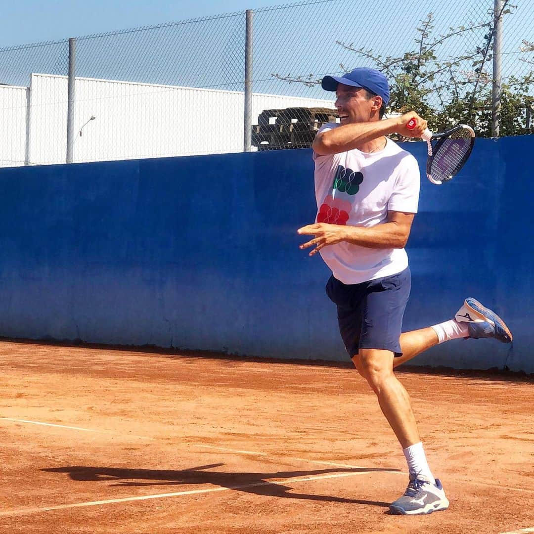 ロベルト・バウティスタ・アグートのインスタグラム：「Pequeños pasos para grandes objetivos 🤜🏽🤛🏽⁣ ⁣ Big goals ➡️ small steps ⁣ ⁣ #RobertoBautistaAgut #Tenis #Tennis #Work」