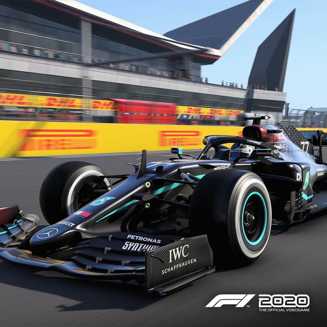 MERCEDES AMG PETRONASさんのインスタグラム写真 - (MERCEDES AMG PETRONASInstagram)「The black W11 is coming to @formula1game 🖤🥰 Out NOW on PC, and coming to Xbox and PS4 later this week! Hit that ❤️ button if you can't wait to take W11 for a drive 👊」7月28日 18時39分 - mercedesamgf1