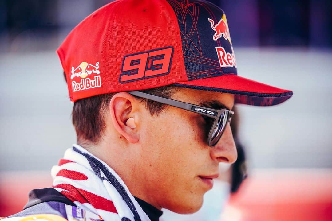 レプソル・ホンダのインスタグラム：「👁Details👁 ⠀⠀⠀⠀⠀⠀⠀⠀⠀ @oakley」