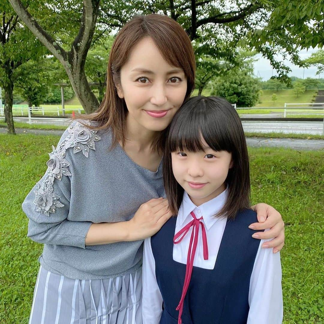 Sisterのインスタグラム：「瑠衣(#中村ゆりか)の狂気の元凶のひとつは、やっぱり母・明奈(#矢田亜希子)🙀💔 母親譲りの瑠衣の狂気はもちろん、９話では瑠衣母の狂気にもぜひ注目してください🌟 ドロドロも、キュンキュンも、いよいよ最高潮迎えます💖  #ギルティ #ドロキュン #7月30日木曜よる11時59分 #クライマックス」