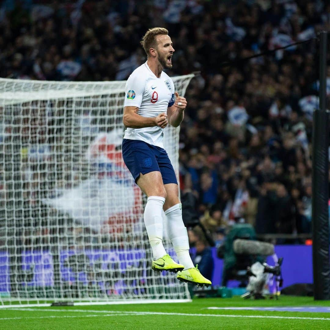 サッカー イングランド代表チームさんのインスタグラム写真 - (サッカー イングランド代表チームInstagram)「9️⃣ celebration shots of our number 9️⃣」7月28日 19時06分 - england