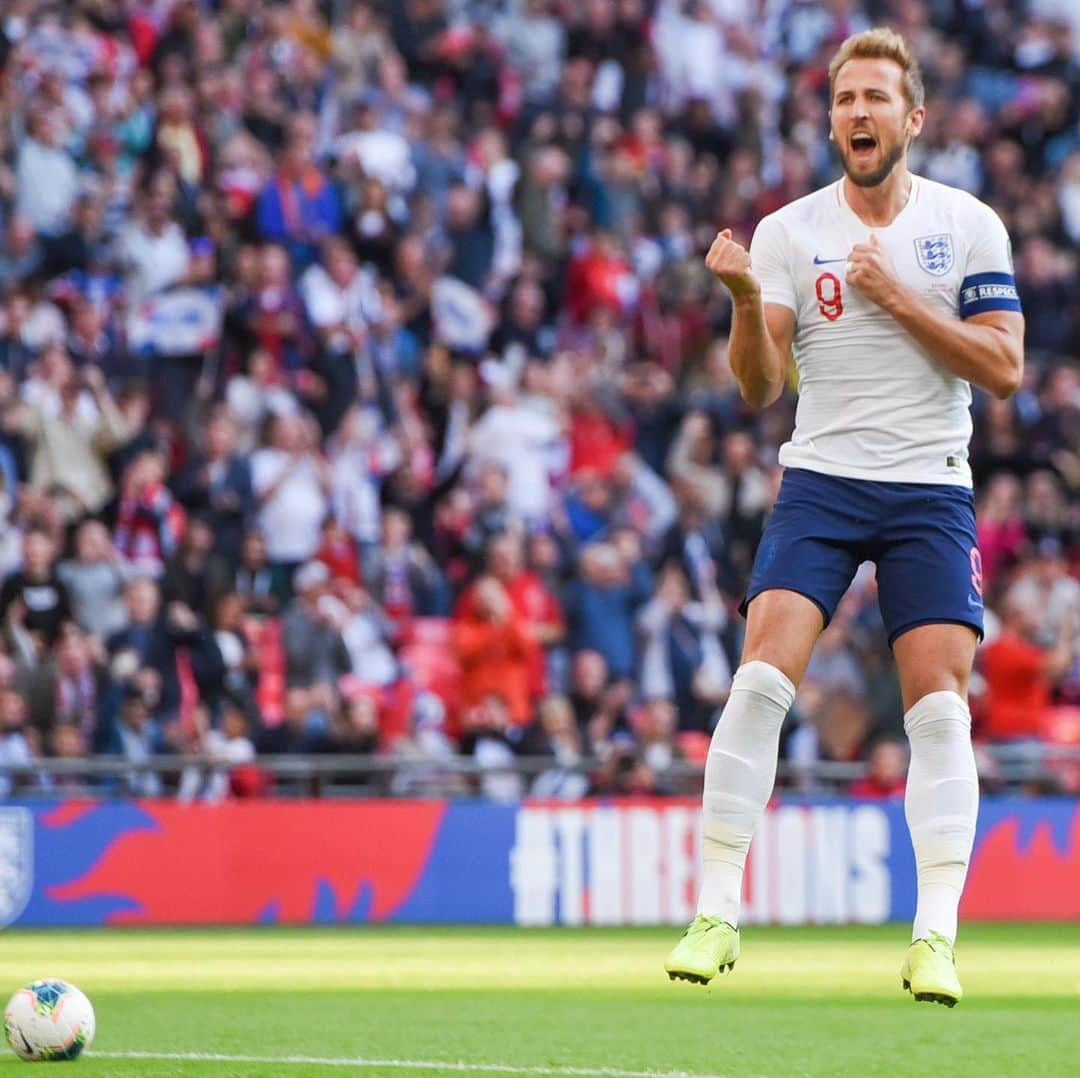 サッカー イングランド代表チームさんのインスタグラム写真 - (サッカー イングランド代表チームInstagram)「9️⃣ celebration shots of our number 9️⃣」7月28日 19時06分 - england