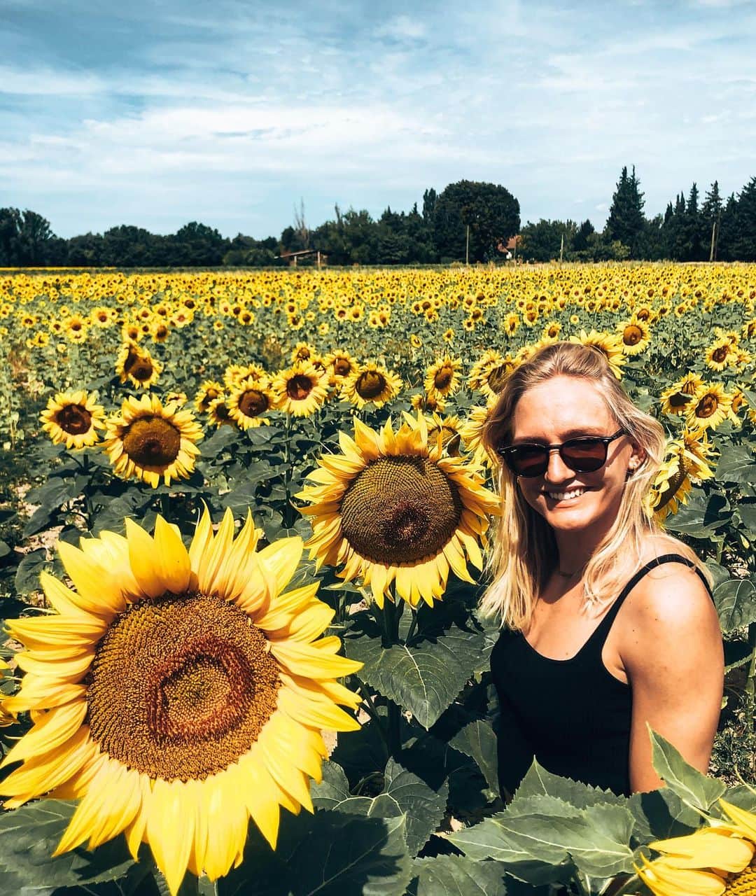 ハンネ・クレスのインスタグラム：「Camouflaged🌻🌻🌻🌻🙆🏼‍♀️🌻🌻🌻🌻」