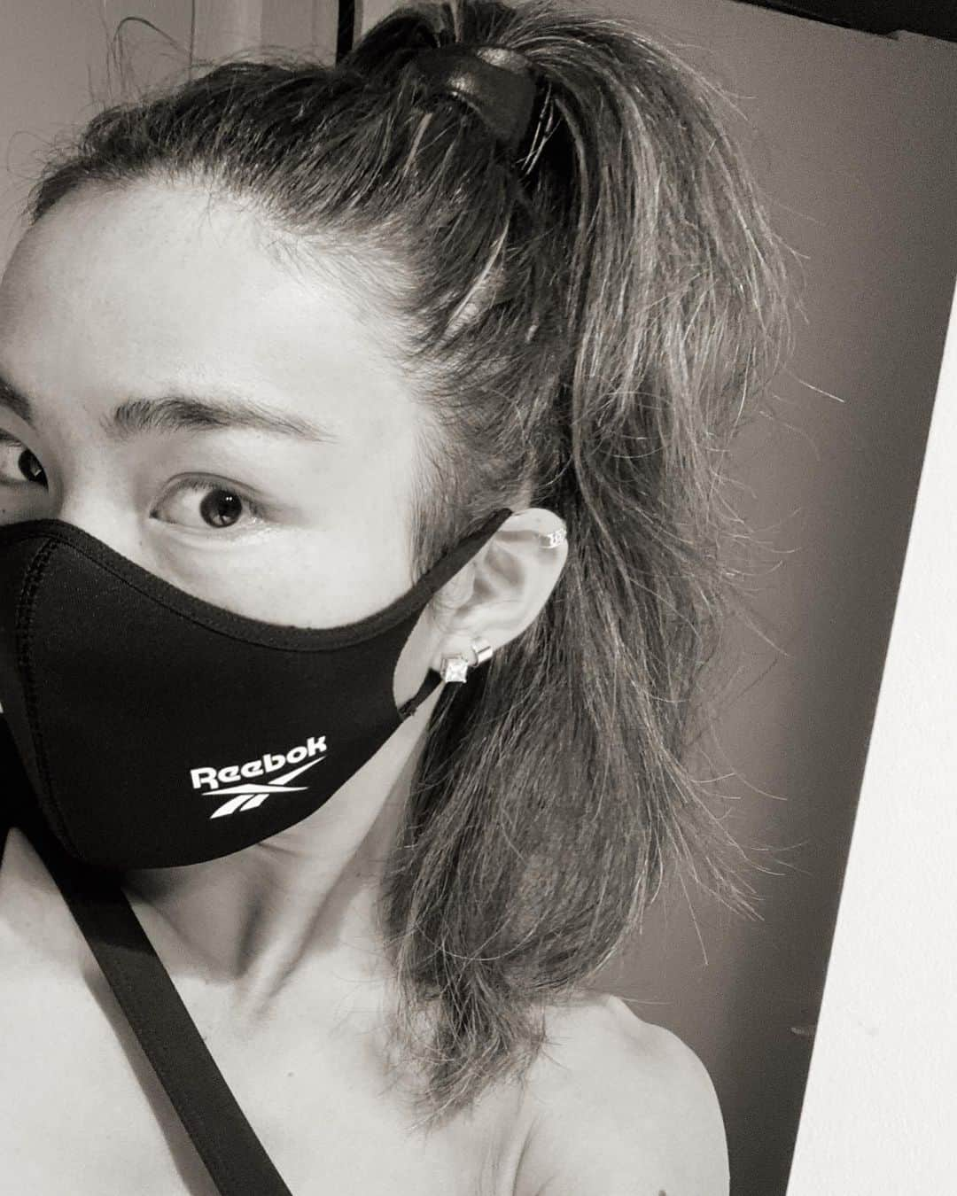 Aya（小山内あや）さんのインスタグラム写真 - (Aya（小山内あや）Instagram)「ウエアに似合うマスク、GET💪🏻。 フィットネスウエアと同じ着地😊❤️ もはやマスクもコーディネートの一貫になってきた。 皆んなはマスク選びってどうしてる？🤔？」7月28日 19時11分 - aya_fitness