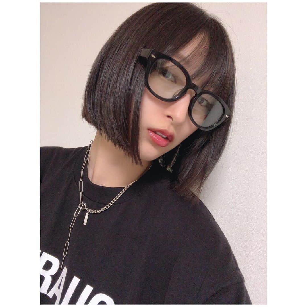 葉月さんのインスタグラム写真 - (葉月Instagram)「髪の毛切ったのでカッコつけたりしてみましたどうぞ」7月28日 19時11分 - hazu1121