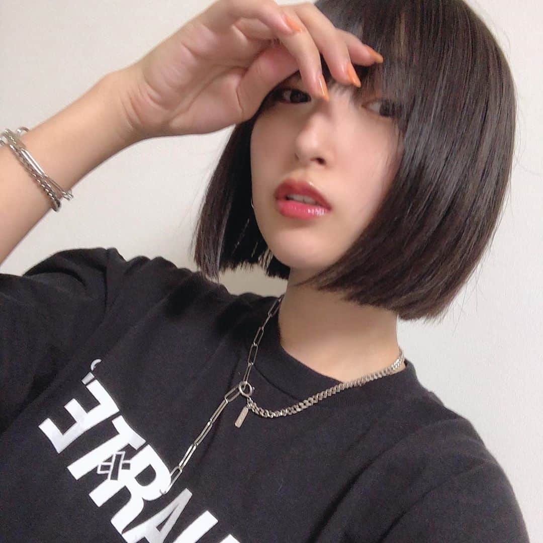 葉月さんのインスタグラム写真 - (葉月Instagram)「髪の毛切ったのでカッコつけたりしてみましたどうぞ」7月28日 19時11分 - hazu1121