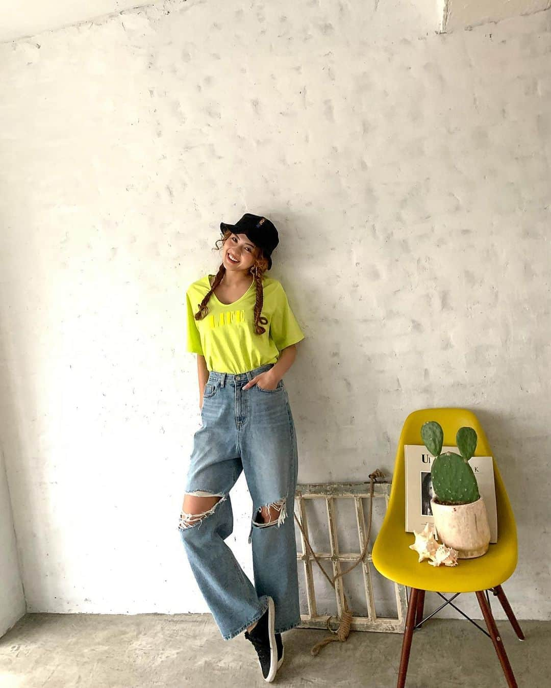 カレンさんのインスタグラム写真 - (カレンInstagram)「shooting for @valmuer_official 🍋 先日のValmuerさん撮影💛🌼 夏Styleとキラキラmakeにテンションあげ💖💎 ツボなお洋服がたくさんで、私服でもたくさん着させてもらってます😍🙏☀️ #shooting #fashion #outfit  #撮影」7月28日 19時24分 - cjd_karen