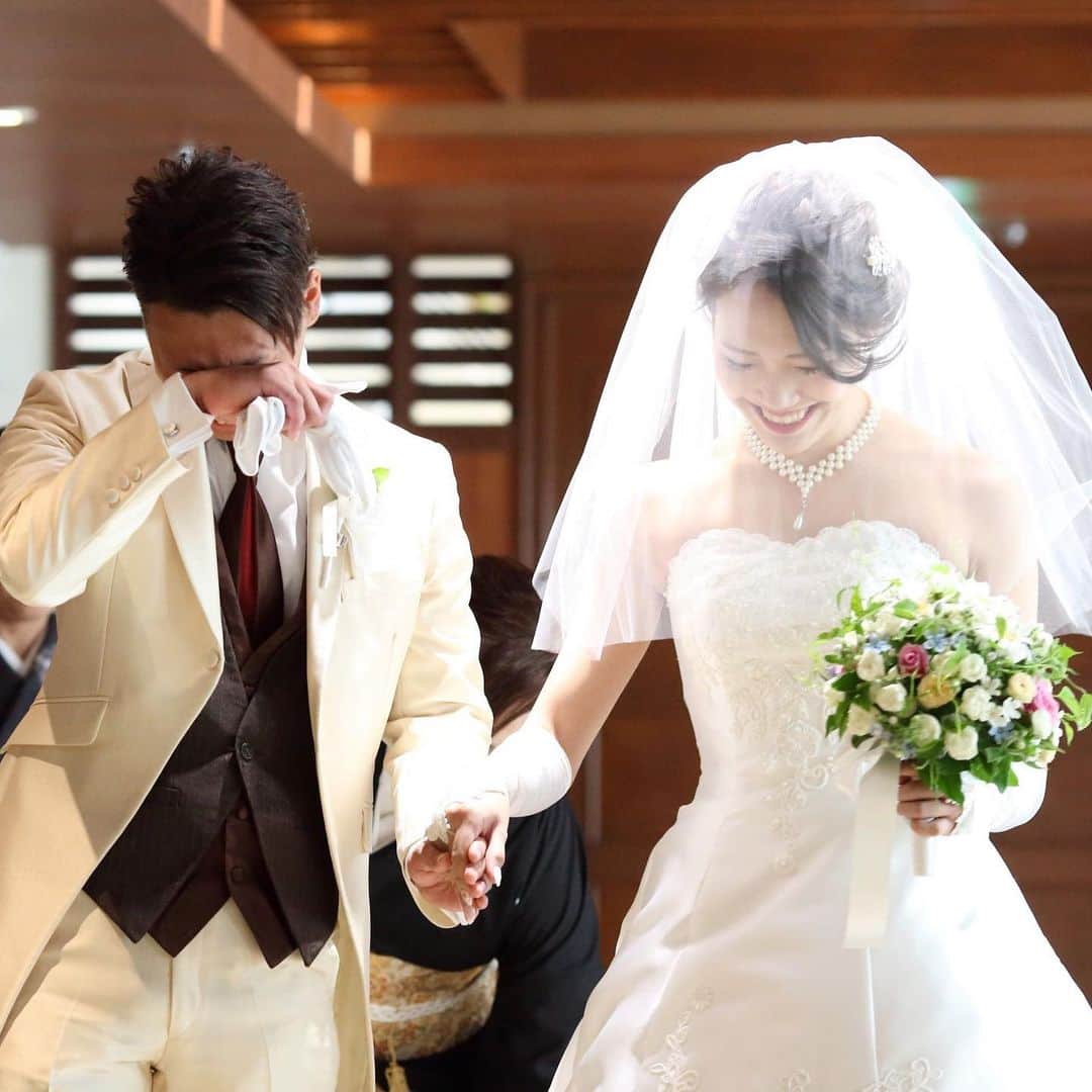 楽婚【公式】Instagramさんのインスタグラム写真 - (楽婚【公式】InstagramInstagram)「.﻿ ♥楽婚の先輩カップル﻿ Yusuke&Nanami﻿ ﻿ ﻿ ゲストが「真似したい」と思うような盛り上がる演出ばかり♩﻿ 準備を頑張ってこられたおふたりの気持ちが溢れた﻿ 素晴らしいご結婚式でございました＊﻿ ﻿ ﻿ 会場：#ホテル日光大阪﻿ ﻿ @rakukon をフォローして﻿ 『#楽婚』をつけて、﻿ お写真の投稿大歓迎♡﻿ 公式IGでリグラムされるかも！？﻿ ﻿ ﻿ Webでご予約はTOPのURLより♡﻿ ⇒@rakukon﻿ ﻿ #楽婚 #rakukon #ベストブライダル﻿ #wedding #ウェディング﻿ #フォトウェディング﻿ #プレ花嫁 #卒花﻿ #日本中のプレ花嫁さんと繋がりたい﻿ #プラコレ #marryxoxo﻿ #ウエディングニュース﻿ #花嫁 #卒花嫁 #2020年秋婚﻿ #2020年冬婚﻿ #2021年春婚 #2021年夏婚﻿ #結婚式準備 #weddingdress﻿ #ウェディングドレス﻿ #カラードレス﻿ #結婚式演出﻿ #サプライズ﻿ #チャペル﻿ #チャペル式﻿ #ブーケ﻿ #ウェディングブーケ﻿ #結婚式前撮り」7月28日 19時31分 - rakukon