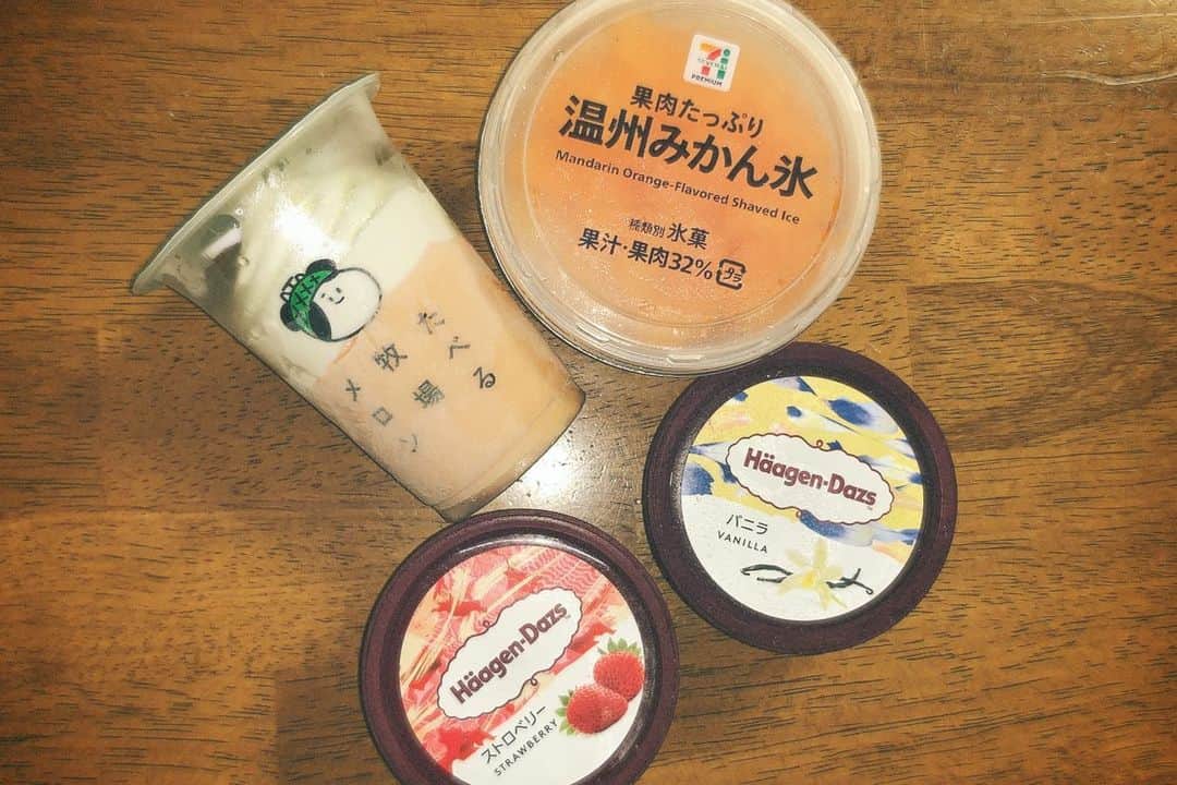 のインスタグラム：「タイトル 「夏の誘惑」　3年5組　松本ルナ﻿ ﻿ #夏休みの宿題 #みたいな投稿  #好きなアイスはありますか #ちなみにここにはないけど #ジャイアントコーン も好き #誘惑に弱い #ハーゲンダッツ  #ファミマ #セブンイレブン #アイス  #夏 #summer #7月  #毎日投稿 #毎日更新」