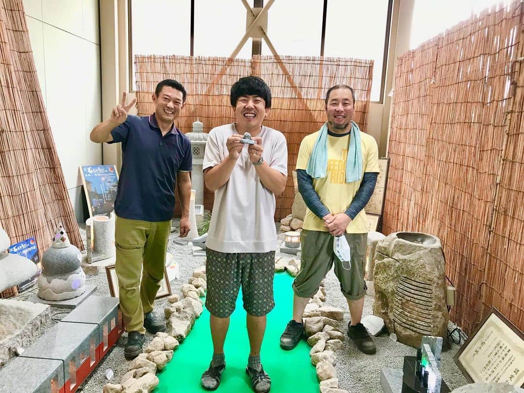 梶剛さんのインスタグラム写真 - (梶剛Instagram)「‪香川県には庵治石という世界に誇れる石があります。‬ ‪そして、‬ ‪香川県にはその庵治石を守って、後世に残す為に試行錯誤しながら闘っている石屋さんがいます。‬  ‪#香川県‬ ‪#庵治石‬」7月28日 19時56分 - kajitsuyoshi