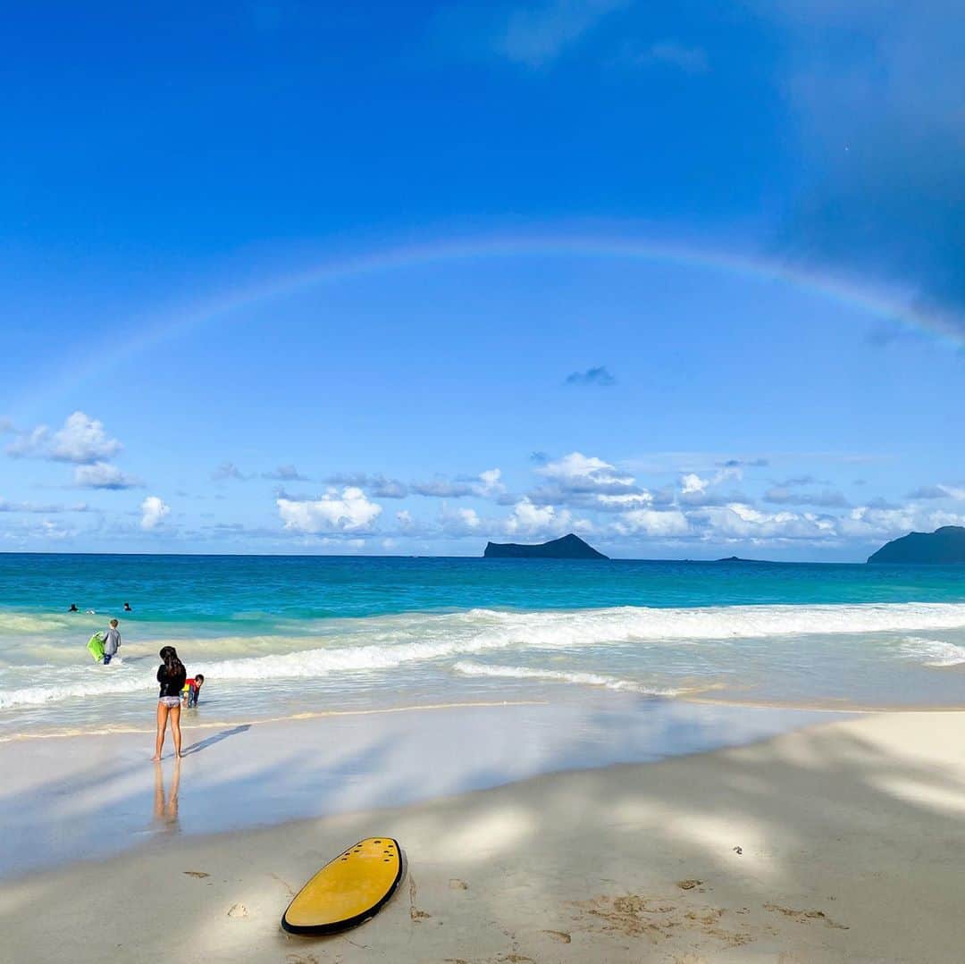 Mieさんのインスタグラム写真 - (MieInstagram)「虹のパワーをみんなに🌈 元気だして！大丈夫だよ❤️って 言ってくれてる😉 ハワイよりみんなに愛を込めて❤️  #rainbowstate #ハワイ #虹のおすそわけ🌈　#とんでもない虹パワー」7月28日 20時02分 - miefromhawaii