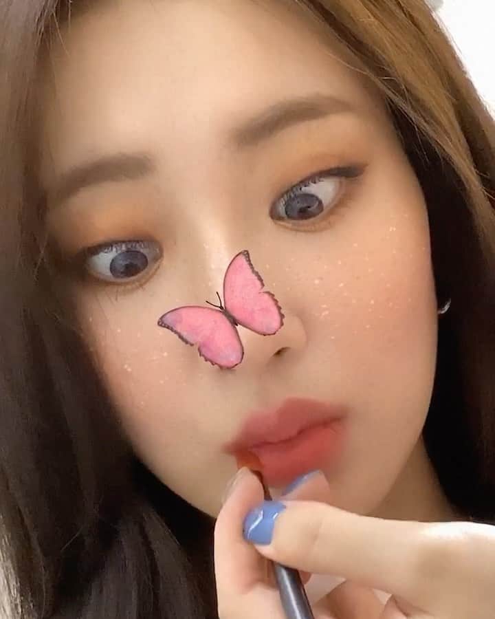 ギョンリ のインスタグラム：「스포하고싶ㄷㅏ.... 🦋」