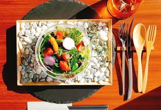 旅色さんのインスタグラム写真 - (旅色Instagram)「旅色が選ぶ " グルメ "﻿ 【茨城イタリアン スティーレ オマ】﻿ 茨城の旬の食材を堪能できるイタリア料理店🍃﻿ ﻿ 茨城の“良いところ”を、ぎゅっと詰め込んだ茨城県ひたちなか市のイタリア料理店。﻿ この土地ならではの個性豊かな“茨城イタリアン”が味わえます♩﻿ ﻿ 茨城県産の良質な食材はもちろん、イタリア産の食材も使用したオリジナリティ溢れる料理を提供。人気店なので昼、夜ともに事前予約をしておくと安心ですよ。﻿ ﻿ ﻿ ＊＊＊＊＊＊＊＊＊＊＊＊＊＊＊＊﻿ ﻿ 【茨城イタリアン スティーレ オマ】﻿ 📍茨城県ひたちなか市佐和3045-1﻿ 電話 : 0293529770﻿ 電車：JR常磐線佐和駅より徒歩約28分﻿ 車：常磐自動車道那珂ICより約12分﻿ ﻿ 〈営業時間〉﻿ 昼：11:00～15:00（LO13:30）﻿ 夜：18:00～22:00（LO20:30）﻿ 定休日 : 不定休﻿ ﻿ ＊＊＊＊＊＊＊＊＊＊＊＊＊＊＊＊﻿ ﻿ #茨城イタリアンスティーレオマ  #スティーレオマ　#ひたちなか市　#佐和　#茨城　#イタリアン　#レストラン　#イタリアンレストラン　#茨城グルメ　#ひたちなかランチ　#ひたちなかディナー　#個室　#貸し切り　#ワイン　#tabiiro #trip #japan 　#国内旅行　#japantravel  #japantrip #旅色」7月28日 20時27分 - tabiiro