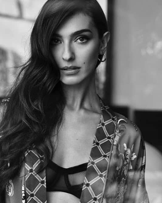 Stella Egittoのインスタグラム：「Challenge accepted. #womansupportingwomen  #strongertogether  Tnks to @sonosabrinah @valentinadagostino12 for including me e passo il testimone a @valeromani e @cristina__marino」