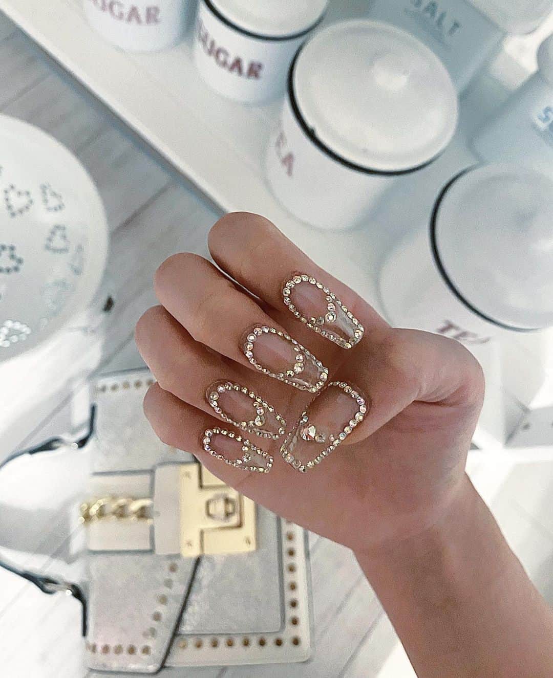 のインスタグラム：「NEW🦋⭐︎ ﻿ ﻿ ﻿ 今回も @nailsgogo さんに👗✨ 今回のネイル好評で嬉しい♡  ﻿」