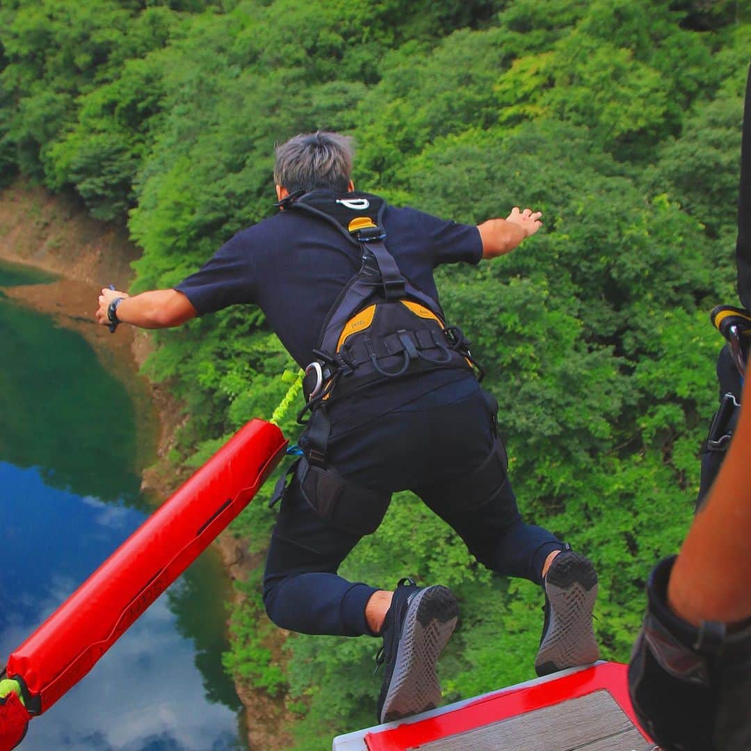 のインスタグラム：「🏞🤸  映像はプロフィールからYouTubeへ  #jj #bungeejump  #ig_japan #japanlife #tokyolife #instajapan #jj #picoftheday #tbt #love #japan #tokyo #swag #instagood  #tflers #beautiful」