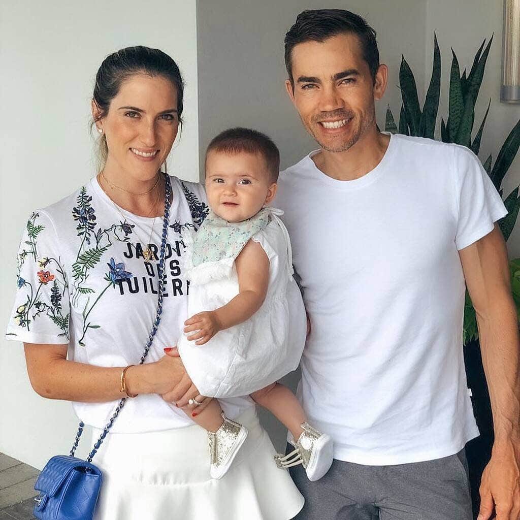 E! Onlineさんのインスタグラム写真 - (E! OnlineInstagram)「Pro golfer Camilo Villegas is mourning the loss of his 22-month-old daughter after she lost her battle with cancerous brain tumors. 💔 Link in bio for the tragic story. (📷: Instagram)」7月29日 6時16分 - enews