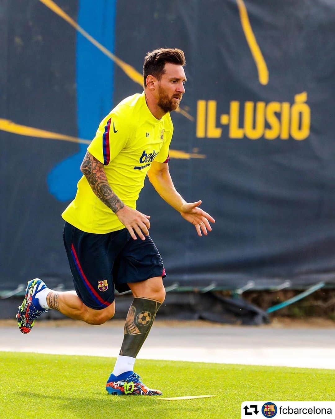 LFPさんのインスタグラム写真 - (LFPInstagram)「🐐🔙💨 • #Messi #Barça #LaLigaSantander #LaLiga」7月29日 6時30分 - laliga