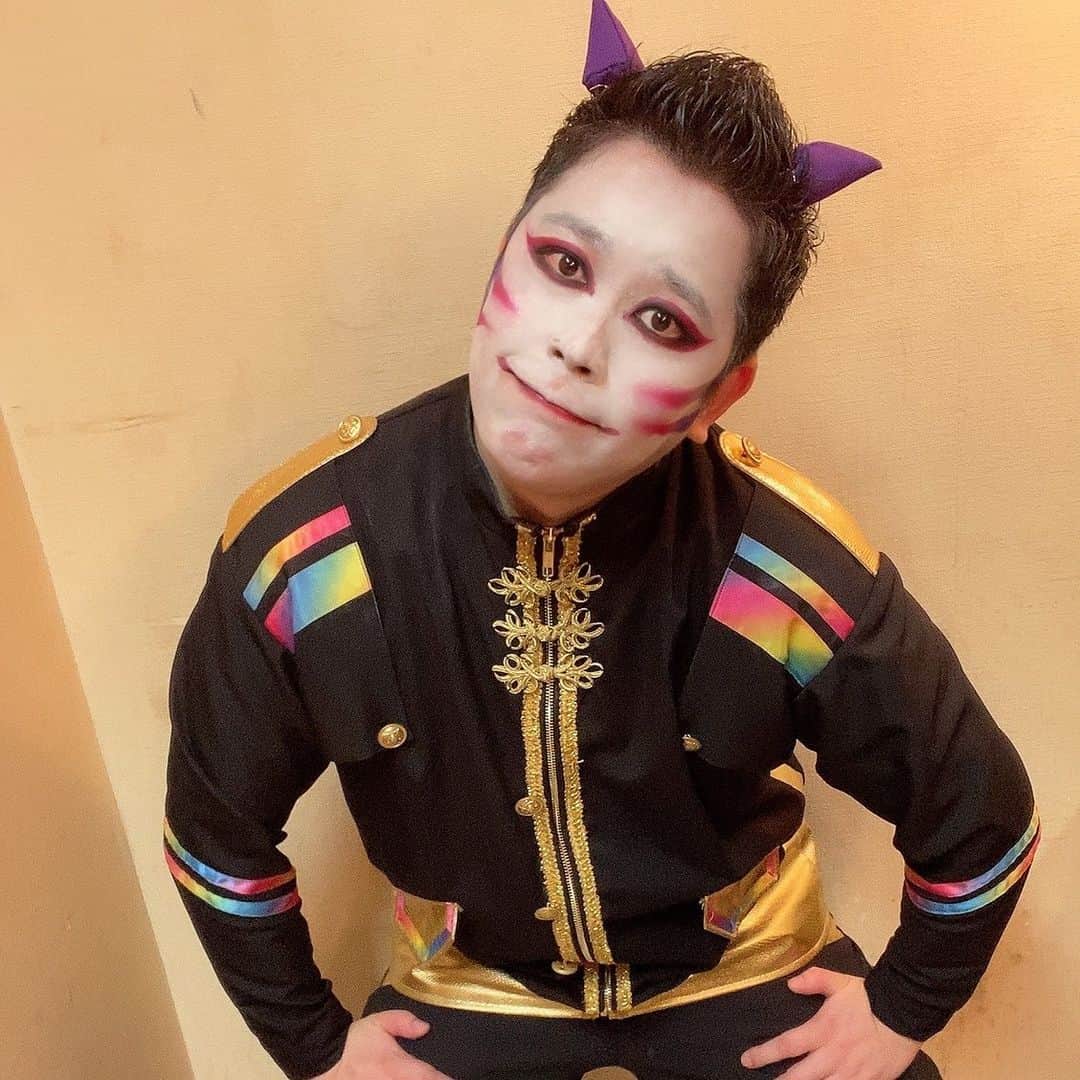 たっしーのインスタグラム：「今日はどんな1日かなぁ〜😁 ＊ #モノクローン #虹色担当 #たっしー #アイドル」