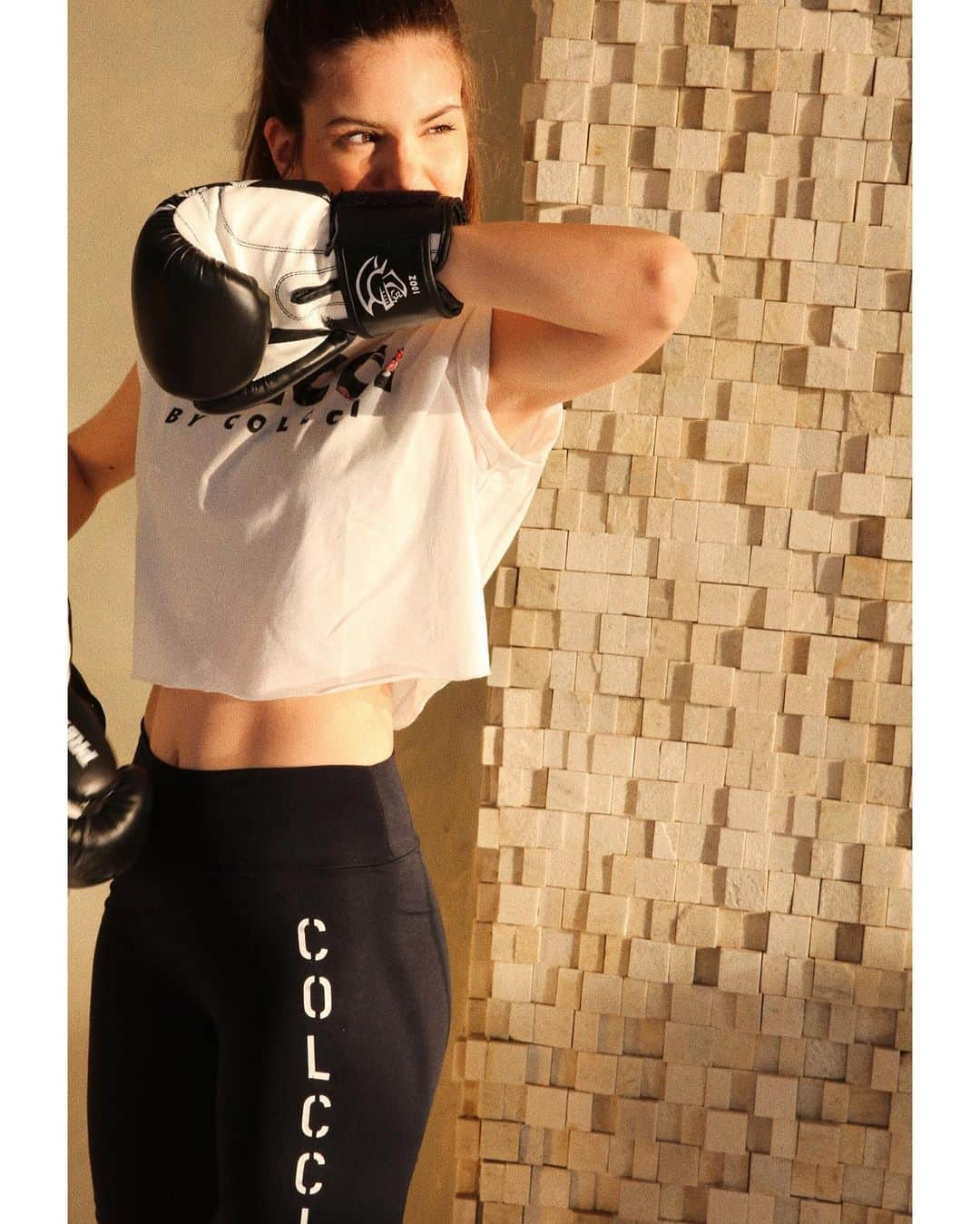 Camila Queirozさんのインスタグラム写真 - (Camila QueirozInstagram)「Dica para aliviar o stress : Muay Thai. 👊🏼💪🏼 você já tentou?  Inclusive, saudades das aulas @lincolncavalcante!  Look by @colccifitness 🤍」7月29日 6時46分 - camilaqueiroz