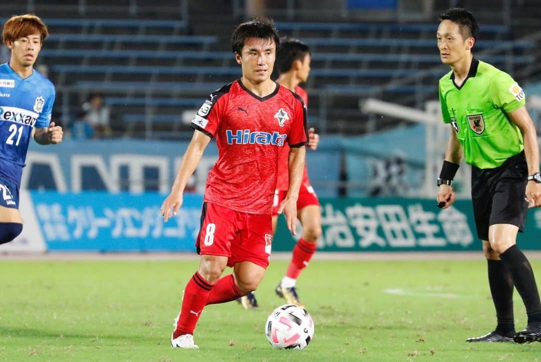 ROASSO KUMAMOTOさんのインスタグラム写真 - (ROASSO KUMAMOTOInstagram)「⚽️ ／ 7.25.SAT 第6節 VS カマタマーレ讃岐 フォトレポートPart③📸 ＼ #広報カメラ で撮影した、讃岐戦の写真をお届けします✨👍 -----﻿ NEXT GAME﻿ 🗓 7.29.WED ⏰ 19:00 KICK OFF﻿ 🆚 ガイナーレ鳥取 🏟 えがお健康スタジアム 📺 RKK熊本放送/DAZN -----﻿ #ロアッソ熊本 ﻿ #2020シーズン ﻿ #繋続﻿ #TSUNAGI﻿ #つなぎ  #2020の主役は誰だ ﻿ #髙橋利樹 #黒木晃平 #伊東俊 #上村周平  #roasso﻿ #熊本﻿ #Jリーグ﻿ #jleague﻿ #サッカー﻿ #ゴール ﻿ #えがお健康スタジアム﻿ #感謝﻿ #いまできること﻿ #がんばろう日本﻿ #みんなで乗り越えよう ﻿ #jリーグにできること」7月28日 22時37分 - roassokumamoto_official