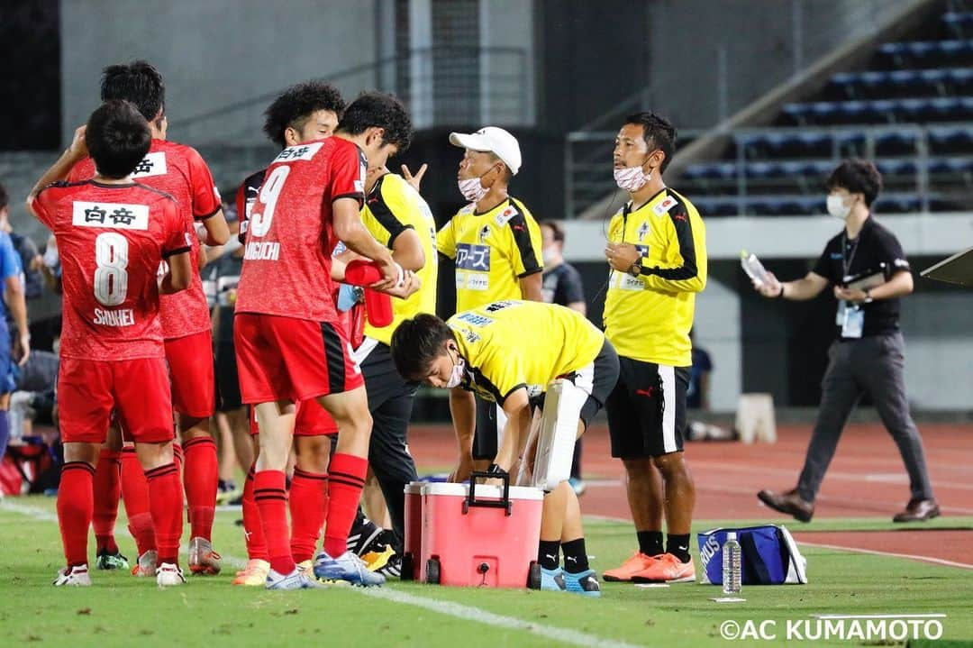 ROASSO KUMAMOTOさんのインスタグラム写真 - (ROASSO KUMAMOTOInstagram)「⚽️ ／ 7.25.SAT 第6節 VS カマタマーレ讃岐 フォトレポートPart③📸 ＼ #広報カメラ で撮影した、讃岐戦の写真をお届けします✨👍 -----﻿ NEXT GAME﻿ 🗓 7.29.WED ⏰ 19:00 KICK OFF﻿ 🆚 ガイナーレ鳥取 🏟 えがお健康スタジアム 📺 RKK熊本放送/DAZN -----﻿ #ロアッソ熊本 ﻿ #2020シーズン ﻿ #繋続﻿ #TSUNAGI﻿ #つなぎ  #2020の主役は誰だ ﻿ #髙橋利樹 #黒木晃平 #伊東俊 #上村周平  #roasso﻿ #熊本﻿ #Jリーグ﻿ #jleague﻿ #サッカー﻿ #ゴール ﻿ #えがお健康スタジアム﻿ #感謝﻿ #いまできること﻿ #がんばろう日本﻿ #みんなで乗り越えよう ﻿ #jリーグにできること」7月28日 22時37分 - roassokumamoto_official