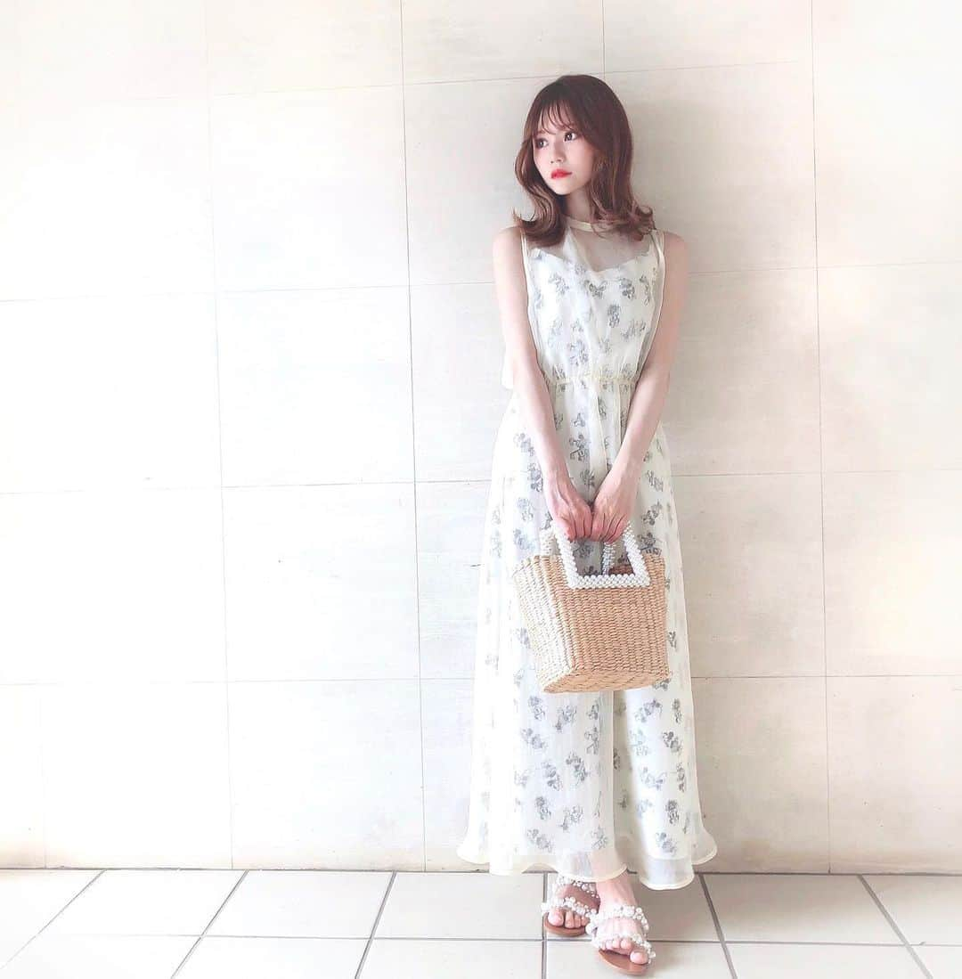 込山榛香さんのインスタグラム写真 - (込山榛香Instagram)「涼しい夏服ワンピース🌻﻿ ﻿ 実はミニーちゃん柄なんだ🎀﻿ ﻿ ﻿ @royalparty_official ミニーちゃんコラボ﻿ ﻿ このワンピース着てディズニー行きたいな〜﻿ ﻿ ﻿ ﻿ #ROYALPARTY #ロイヤルパーティー #ミニー﻿ #ミニーマウス #ディズニー #ワンピース #夏服」7月28日 22時56分 - komiharu_official