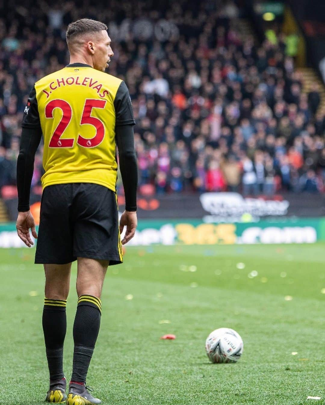 ヨゼ・ホレバスさんのインスタグラム写真 - (ヨゼ・ホレバスInstagram)「For now I would like to say thank you and wishing @watfordfcofficial all the best for the future but it was time for me to say good bye after all what happen ,of course I’m not happy to end it like that how it was but to be honest I feelt left out of everything not to help the team !(and no I wasn’t injured and no my legs are not gone ,Absolut in shape and yes I’m 36 and still do more then younger once’s ) It was hurting to make this decision because I love football to much and not being involed in something what you love hurts . Maybe I’m the least affected on that now and feel for my old teammates and the club the fans ,my supporter and everyone who is involed in the club that it came to the end of the season like that to go down. For the club I really wish Watford all the best for the future  And for me personal is time for a new challenge .」7月28日 23時07分 - josecholevas