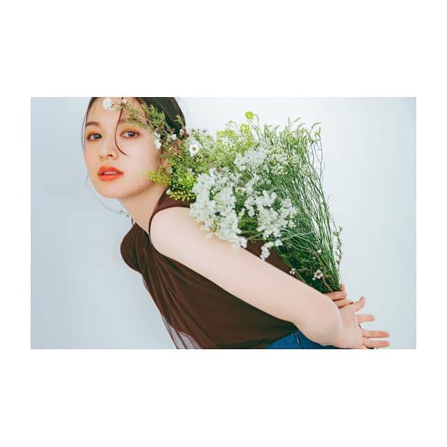 のインスタグラム：「・﻿ my work♡﻿ ﻿ @31sonsdemode﻿ WEBカタログ﻿ @official_mori_erika﻿ ﻿ #森絵梨佳#31sonsdemode#カタログ#ヘアメイク#hairmake#makeup#hair#beauty#きべメイク#きべヘアー#🍡」