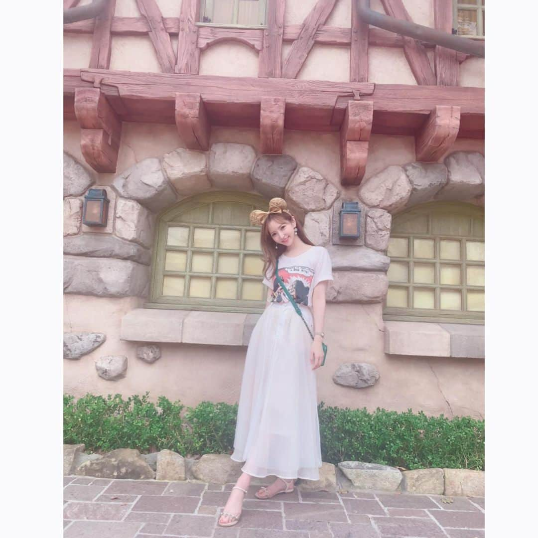 輝月あんりのインスタグラム：「🏰🐭👑💗   #好久不見 #最愛 #disneyland  #beautyandthebeast」