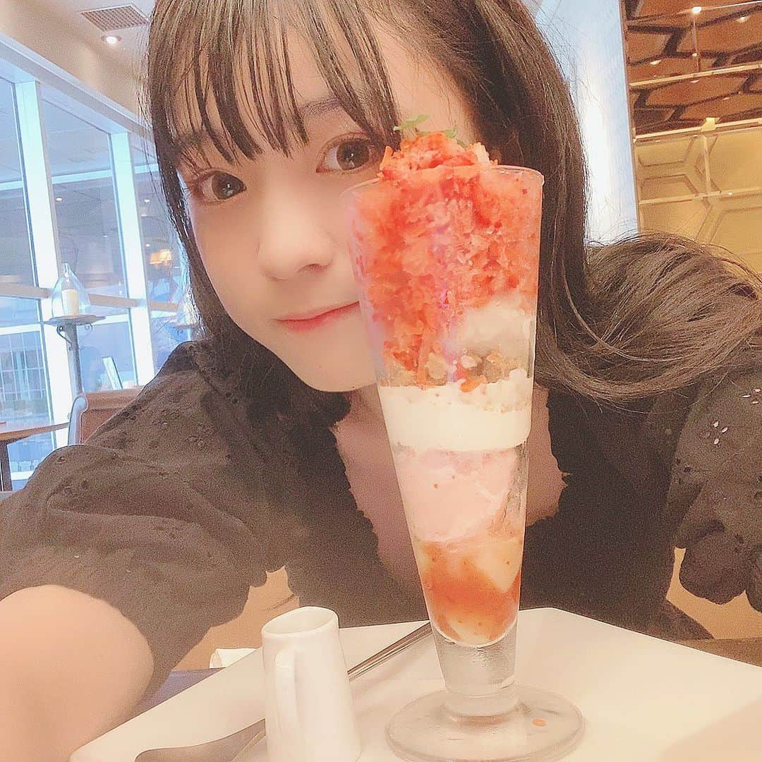 一ノ瀬陽鞠（ひまりん）さんのインスタグラム写真 - (一ノ瀬陽鞠（ひまりん）Instagram)「. 🌙🍓 . . 皆さん夜更かしは行けませんよ。 おやすみなさい( ・∇・) . 明日のテスト勉強してくる😇」7月29日 0時04分 - lespros_himari