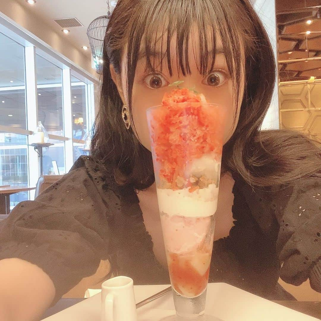 一ノ瀬陽鞠（ひまりん）さんのインスタグラム写真 - (一ノ瀬陽鞠（ひまりん）Instagram)「. 🌙🍓 . . 皆さん夜更かしは行けませんよ。 おやすみなさい( ・∇・) . 明日のテスト勉強してくる😇」7月29日 0時04分 - lespros_himari