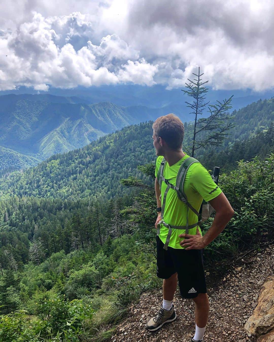 マーカス・エリクソンのインスタグラム：「Smoky Mountains you’ve been amazing. The perfect place to get away and recharge body and mind. Exactly what I was looking for going here #ME8 #SmokyMountains」