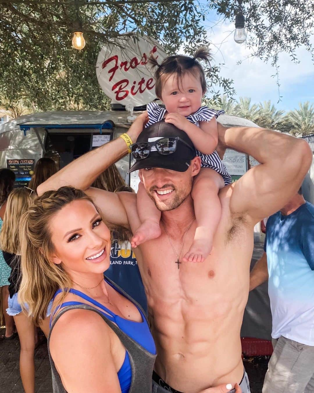 Paige Hathawayさんのインスタグラム写真 - (Paige HathawayInstagram)「A recap of our first family vacation! My baby is getting so big! ...😫😍 SWIPE OVER >> Which photo or video is your favorite!?」7月29日 0時48分 - paigehathaway