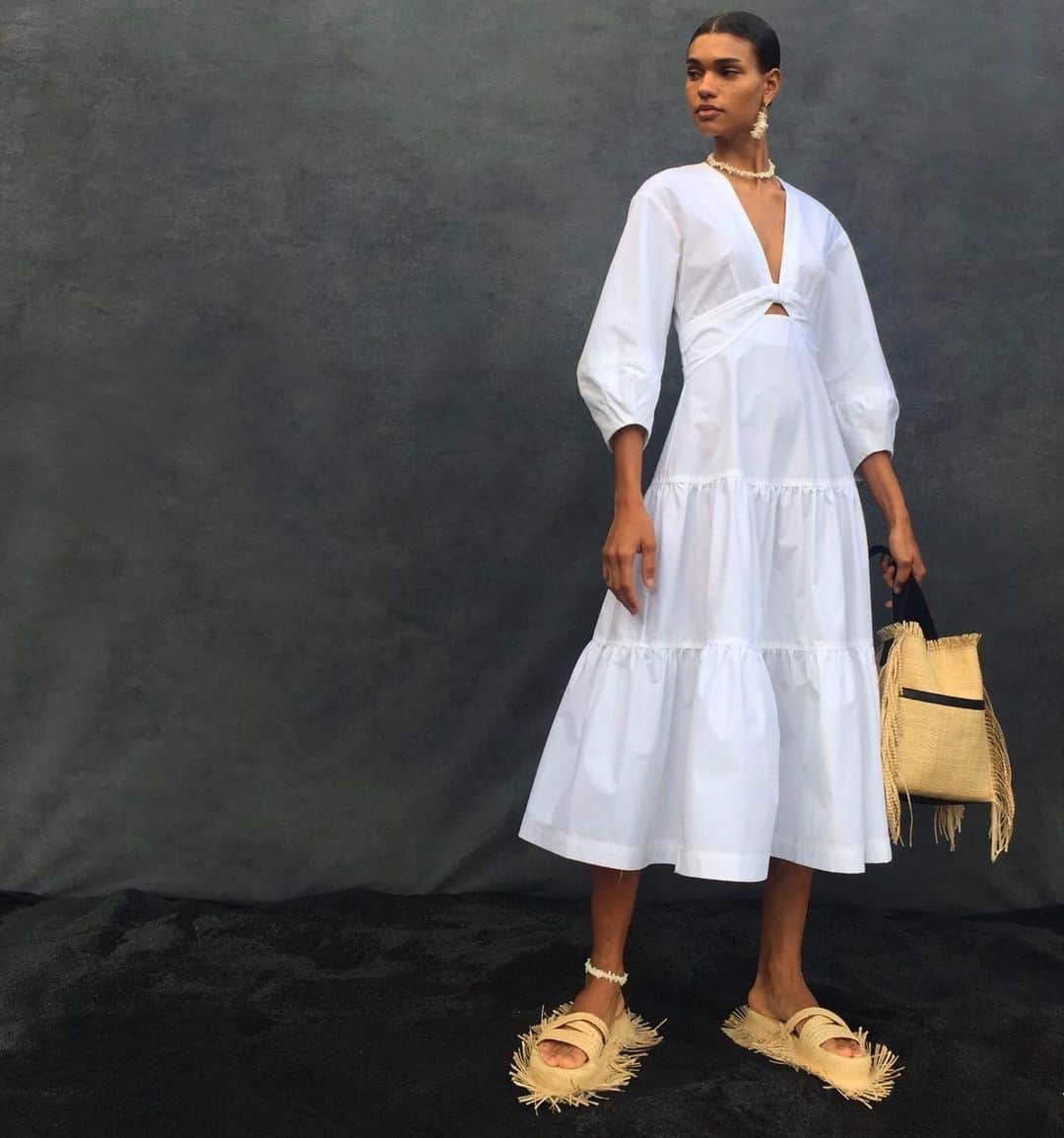 デレク ラムのインスタグラム：「Crisp white. Derek Lam 10Crosby Spring 2020. #poplindress #whitedress #fresh」