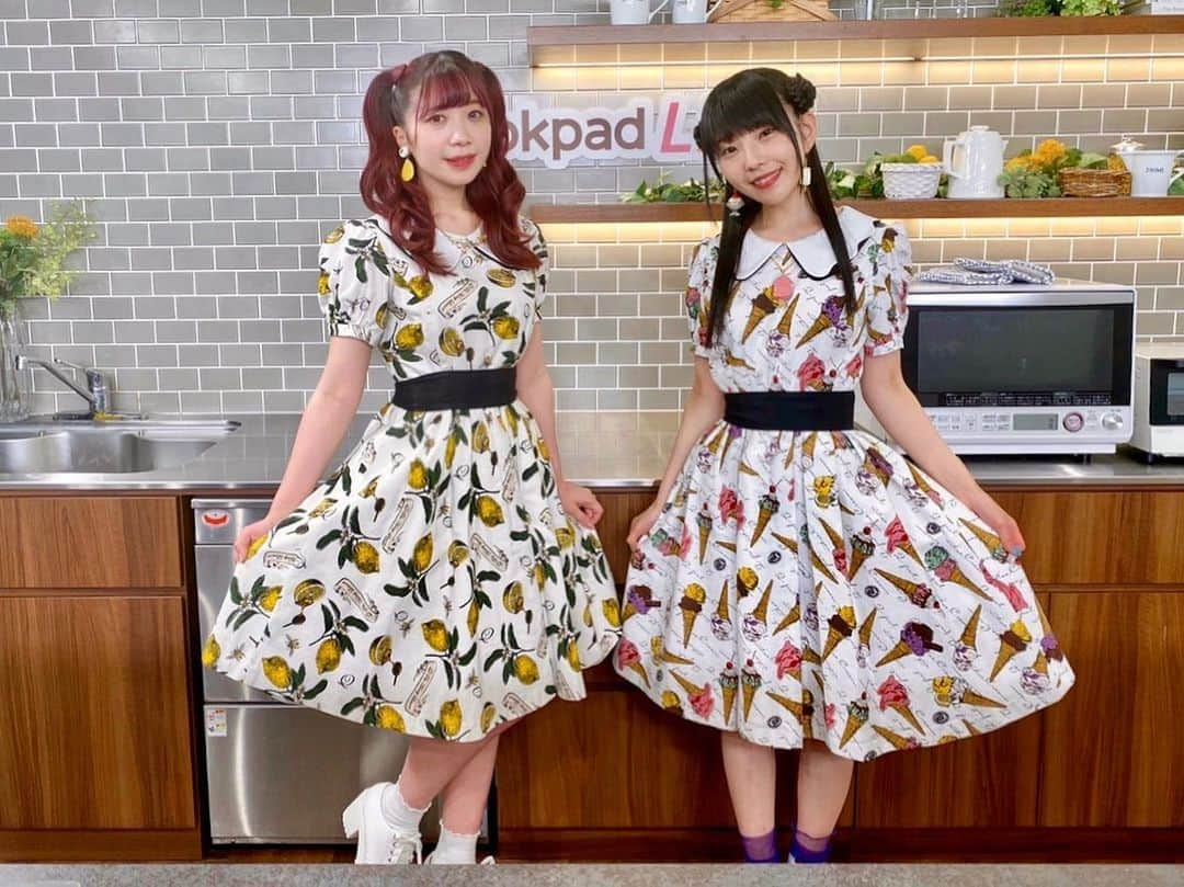 相沢梨紗さんのインスタグラム写真 - (相沢梨紗Instagram)「CookPad Live りさスイーツ🍰うーちゃんと❣️ . お洋服はQ-pot.さんのりさスイーツに合わせたコーディネートでした〜🤍🤍🤍 . こんな、ラブリーLAVILITHなかなか無い🙀💕 . 今日ははじめての「りさスイーツ」グッズの販売❗️完売❗️や、 ひと足早くお誕生日までお祝いしていただき‼️パピネスましましでした〜😭🥂 . 大好きなお菓子作りを通して、 みんなと盛り上がれる「りさスイーツ」が大好き‼️ . こうやって続けていけてるのはみんなが観にきてくれたり、 レシピを頑張って再現してくれたり❣️ . この番組を通してスイーツ作りの楽しさ知ってくれるみんなが居てくれるからです✨✨ . 「かわいい」って食べれるんだよ〜❤️ . これからもずっと続けていきたいなって思うので引き続きよろしくお願いします❣️ . 今日もみんながコメントなどたくさんくれたり、うーちゃんが楽しんでくれたのがすごく嬉しかった〜😆 . ワンピースも可愛くてルンルン🥰 . 見逃しちゃった方もアプリのアーカイブでご覧いただけるので是非❣️ . . . #cookpadlive #cooking #qpot #sweets #sweetstagram #cookingram #lavilith #japan #idol #tokyo」7月29日 1時12分 - risacheeese