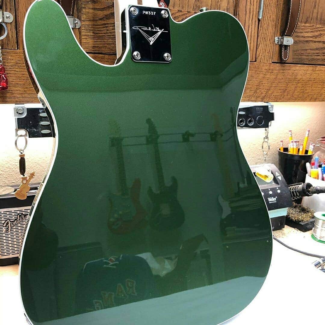 Fender Guitarさんのインスタグラム写真 - (Fender GuitarInstagram)「Some Bigsby madness from @paul_waller_fender for your #TeleTuesday  Aged Cadillac green with pearloid inlays from @thornguitars」7月29日 1時25分 - fender