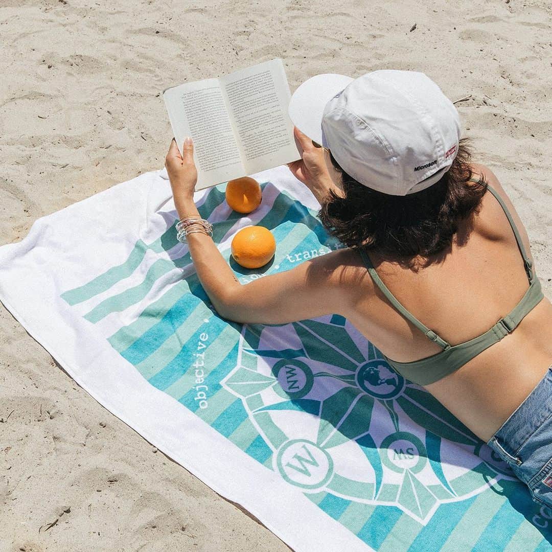 アレックスアンドアニさんのインスタグラム写真 - (アレックスアンドアニInstagram)「Soak up the sun with a FREE* beach towel when spend $68 or more. 🏖️ link in bio」7月29日 1時36分 - alexandani