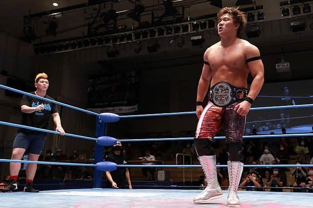 のインスタグラム：「8月30日　後楽園ホール 10時30分　開場 11時30分　開始  世界ジュニアヘビー級選手権試合 王者 岩本煌史 VS 田村男児 挑戦者  #ajpw #全日本プロレス #世界ジュニア #岩本煌史 #第53代世界ジュニアヘビー級王者 #三重県 #桑名市 #出身 #イワモトヘッズ」