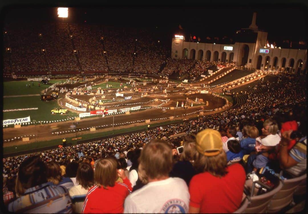 Racer X Onlineさんのインスタグラム写真 - (Racer X OnlineInstagram)「Back in 1972, the first Superbowl of Motocross was held at Los Angeles Memorial Coliseum. We know that as the day supercross was born, but there was plenty more racing to come at that fabled venue. Read the September issue of Racer X magazine now and subscribe or renew for a chance to win a Specialized Turbo Levo eMTB #LinkInBio」7月29日 1時48分 - racerxonline