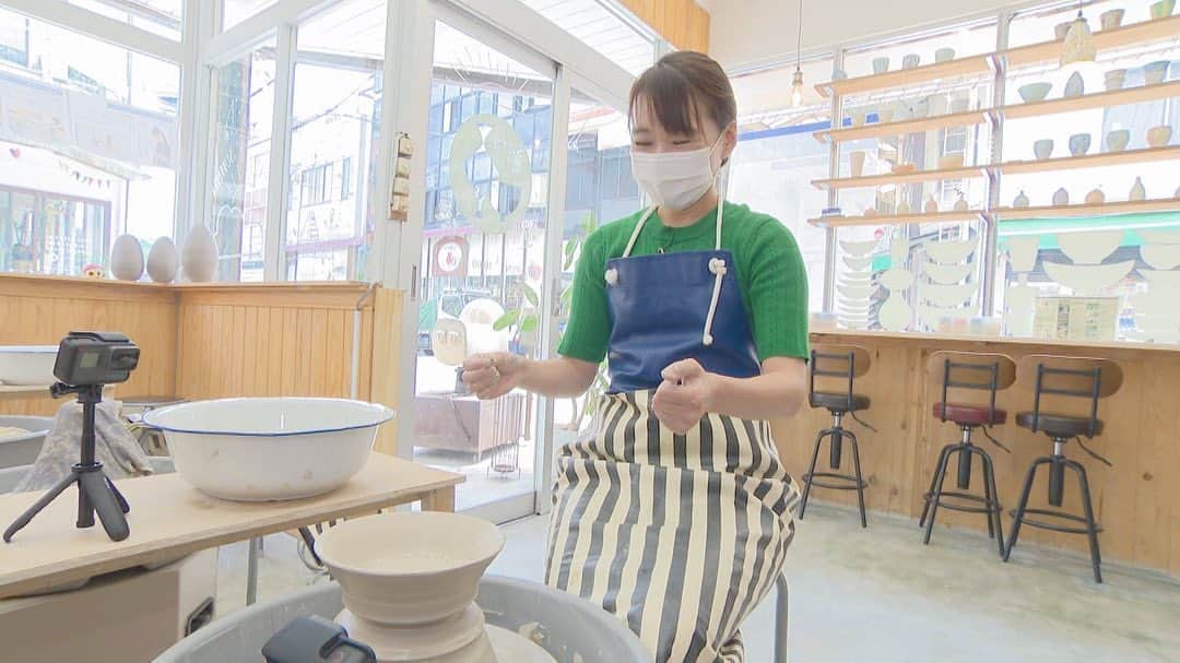 有田優理香のインスタグラム：「テレビ派特集ご覧いただきありがとうございました！  愛するぺいちゃんのごはん皿を作る為に！！！初陶芸頑張りました💮当犬はきょうもマイペースに爆睡でしたが…😂  休み明けに使うのが楽しみ〜🙌  #広島テレビ　#テレビ派　#マイクロツーリズム #hithiroshima」