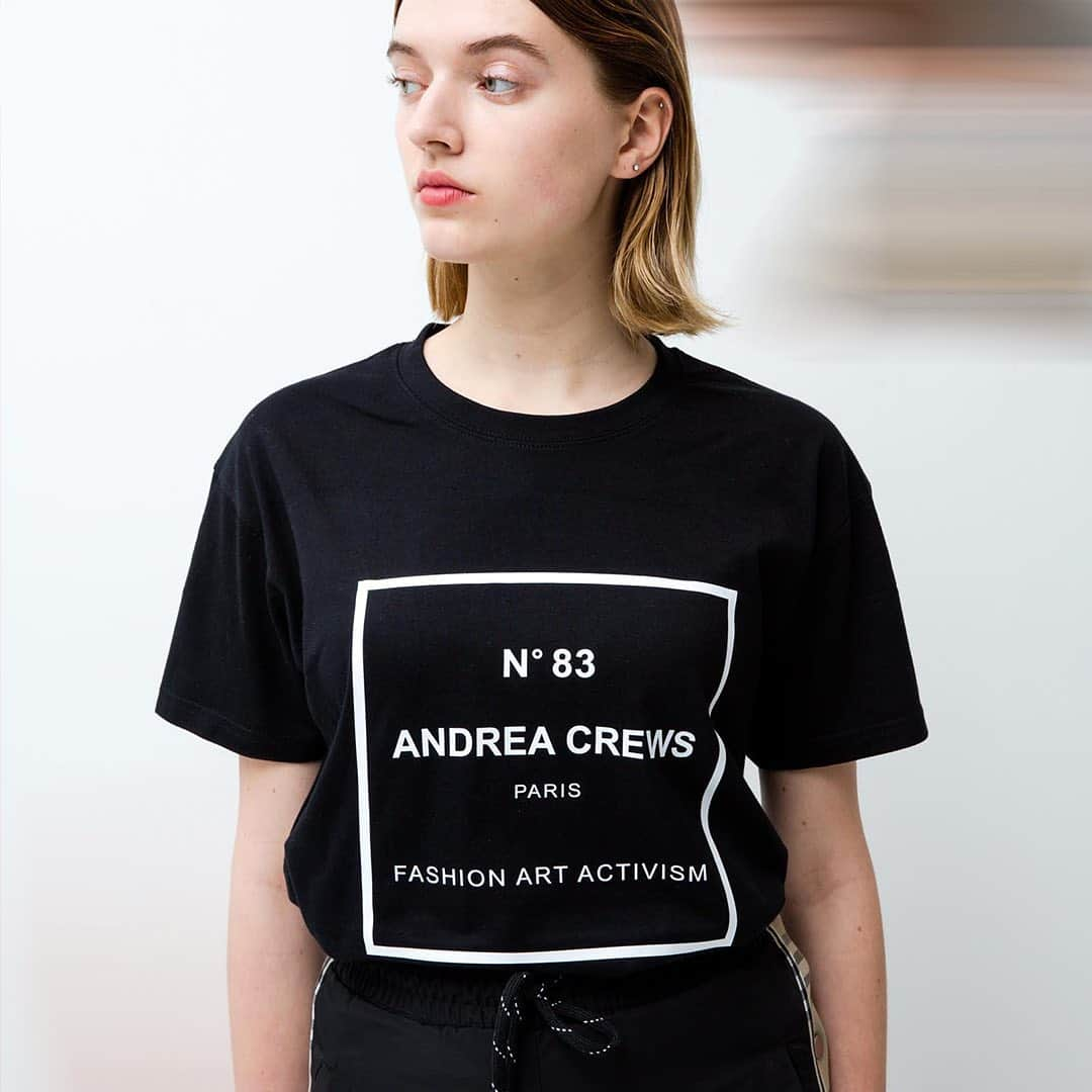 アンドレアクルーズさんのインスタグラム写真 - (アンドレアクルーズInstagram)「Our perf tees are now available online on our website ❤️🤍🖤  LINK IN BIO   #fashionactivism #andreacrewsarchives #fashionengagement #fashionrevolution #greenpower #n83 #performance #activist」7月29日 1時57分 - andrea_crews