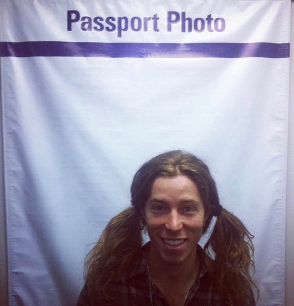 ショーン・ホワイトのインスタグラム：「Looks like I may need to update my passport photo ...」
