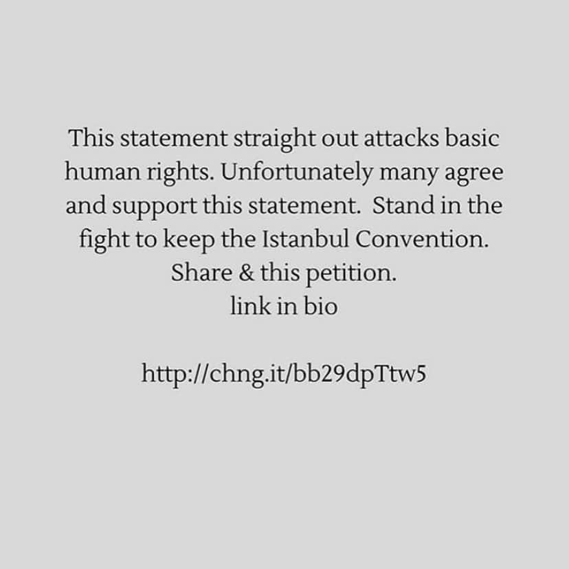 アンナ・パキンさんのインスタグラム写真 - (アンナ・パキンInstagram)「And some more info about original intent of #challengeaccepted #Repost @zeycan_rochelle ・・・ As #challengeaccepted continues to trend, here is some more information on the origin of the post & how it became suddenly popular out of nowhere❕ . It began to spread first in Turkey as millions of us here grieve the deaths of several women, this week alone, who have garnered a lot of media attention as victims of Femicide. . As the Turkish government looks to back out of the Istanbul Convention, which is made to protect the high number of domestic abuse cases against women, people are angry & banded together to show solidarity against this action. . Your beautiful black & white photo is yes, meant to empower other women as your sister, but because so many men disregard & dispose us of our worth. . I urge you to google Femicide and read the horrific accounts some women have faced. Violence against women anywhere is a tragedy!  Share with purpose ✨ . #Femicide #womenempoweringwomen  #sisterhood #kadınaşiddetehayır  #istanbulsözleşmesiyaşatır  #Feminism」7月29日 3時02分 - _annapaquin