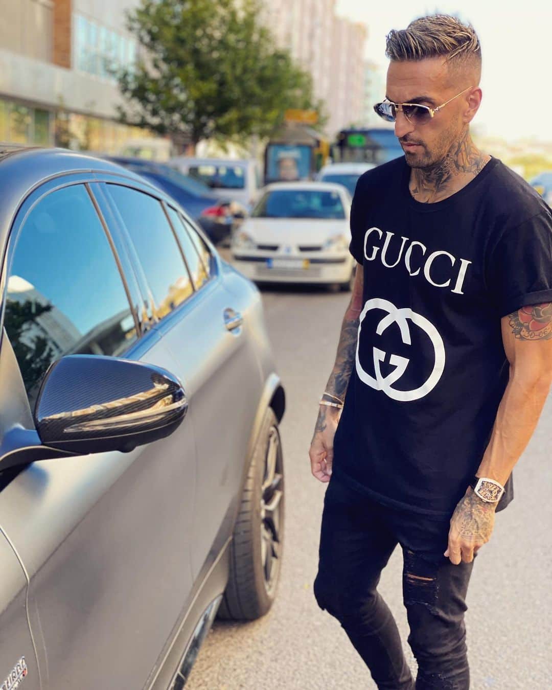 ミゲル・ロペスのインスタグラム：「🤟🏼😎」