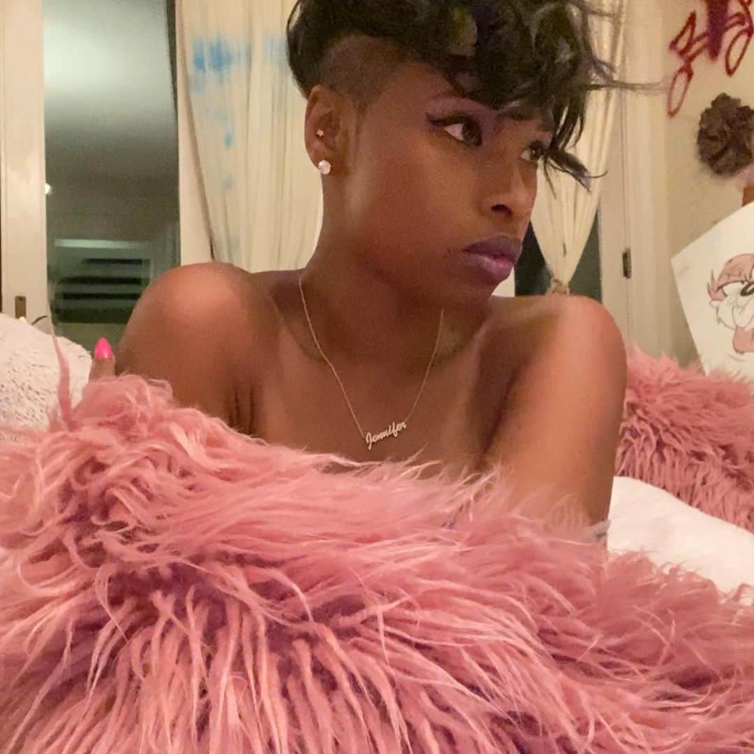 ジェニファー・ハドソンのインスタグラム：「All of u beautiful women who inspire me keep challenging me and I want u to know that I accept every single one of them ! Honored too! I challenge u back !」