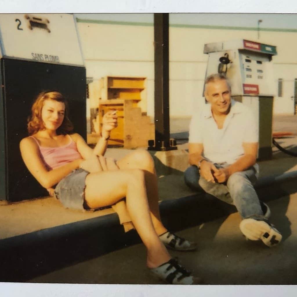 ミラ・ジョヴォヴィッチのインスタグラム：「Happy Birthday to my best friend @chrissbrenner! Look at these babies in the first picture!😭I look back at all these pics of us together and they span most of my adult (well semi-adult😉)life. We clicked from the day we met, you recording your music and me being a young artist who was looking for people to share my interests. You were always so supportive and kind, so funny and smart, we always found something to laugh at and entertain ourselves. We were inseparable. And anytime you went anywhere with me, I always felt more comfortable and safe there. It was always a party when we were together. We always found a reason to be silly and your infectious, mischievous smile got me through so many dark periods. You always had something fun up your sleeve and no matter what we were doing or where we were, we managed to have a great time together. You’ve been my ride or die for so many years, it’s hard to imagine a world without you (and God forbid I’d ever have to). I’ve been lucky enough to watch you grow into the stellar person you are today, still laughing, that Pictish smile intact, after so many years. We’ve traveled the world together, going on so many adventures and we’ve kicked our heels up the entire time whether we were staying in the best hotels or some bug ridden hostel, we’ve done it all and enjoyed every moment! Chris, you are and have always been such a special human, such a magical person and I’m so damn lucky to have you in my life. Now I’m a mother and wow how quickly the time has gone, but you’ve become the best fairy godfather to my girls that anyone could ever have and we’re all so grateful and blessed to have you in our lives. We’ve been there for each other for the best of times and the worst and supported one another no matter what the situation and really, what else matters in a friendship? I love you so much T.T. and I truly hope you have the best birthday you can during this crazy time. Your friend always, m❤️❤️❤️」