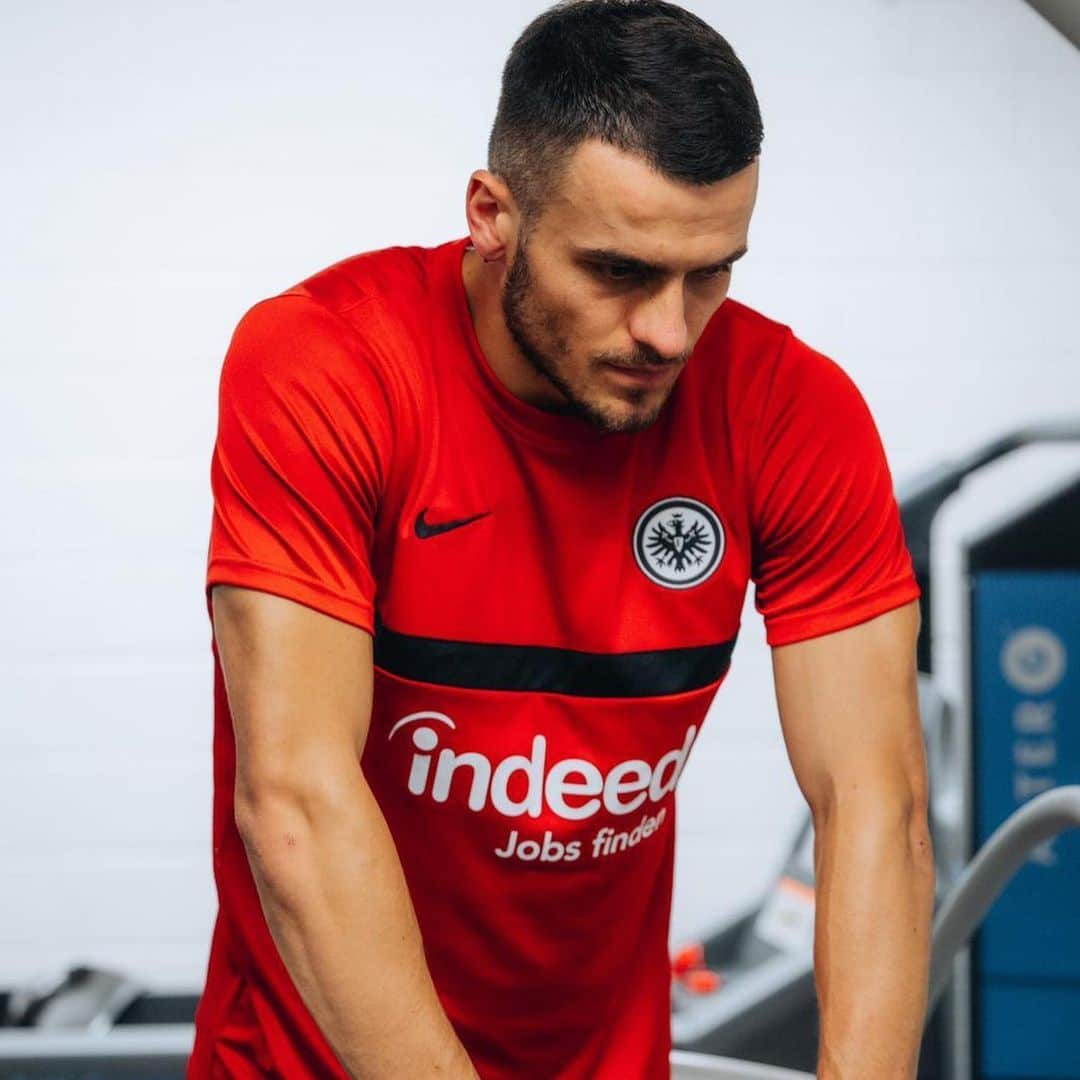 フィリップ・コスティッチさんのインスタグラム写真 - (フィリップ・コスティッチInstagram)「Back to work @eintrachtfrankfurt 🦅」7月29日 4時32分 - filipkostic