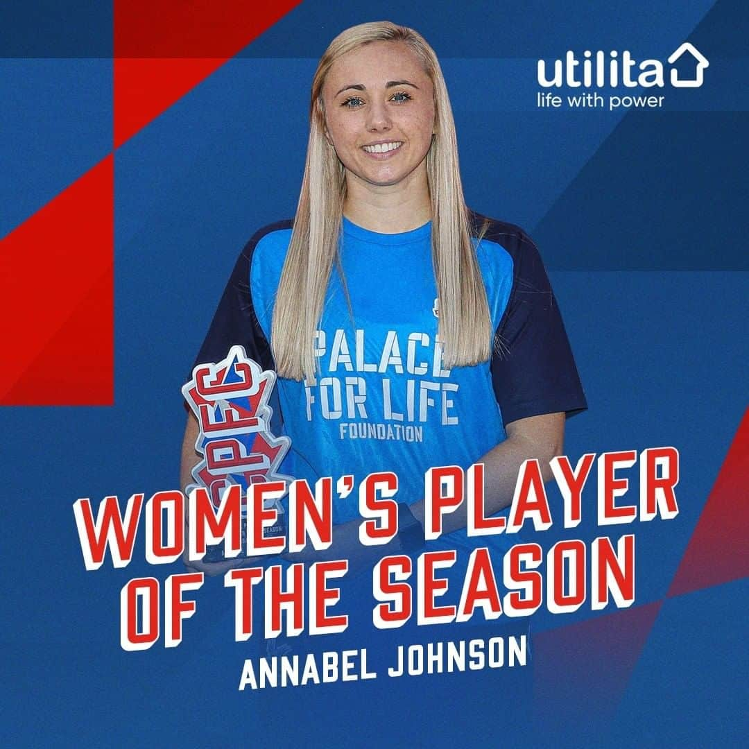 クリスタル・パレスFCさんのインスタグラム写真 - (クリスタル・パレスFCInstagram)「🙌 Well in, AJ! The winner of the 2019/20 Utilita Women's Player of the Season Award.⁣ ⁣⁣⁣⁣⁣⁣⁣⁣⁣ #CPFC #PremierLeague #PL #PalaceAwards2020」7月29日 4時40分 - cpfc