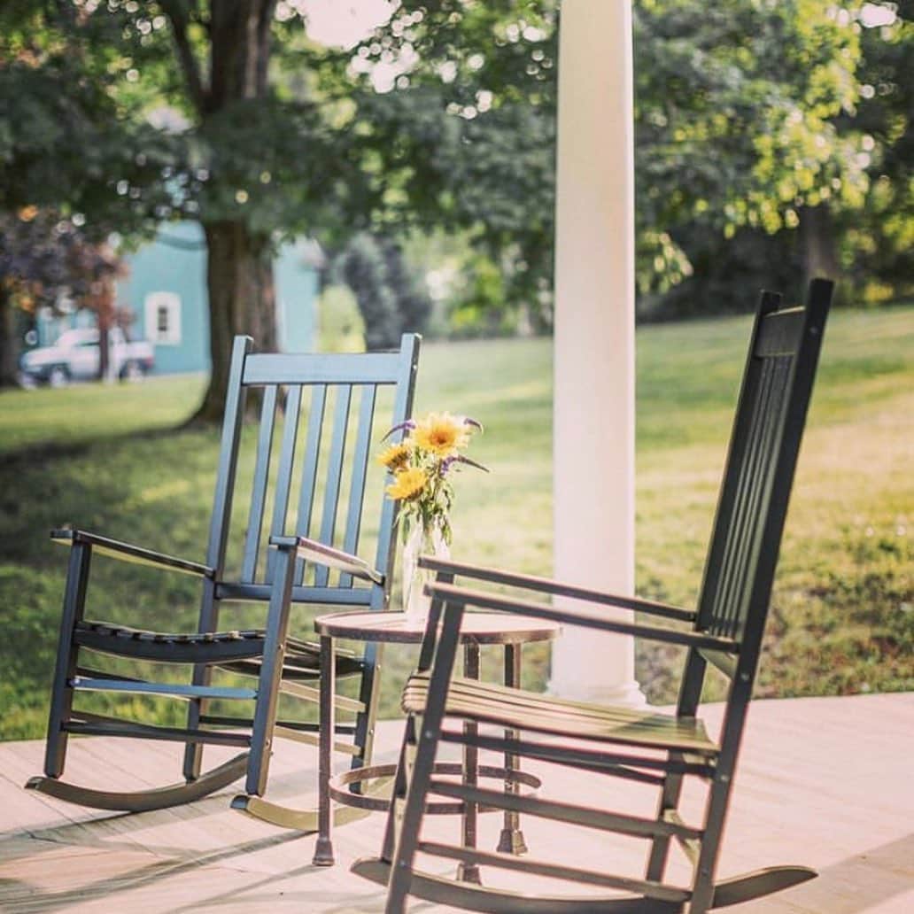 レスリー・フェラさんのインスタグラム写真 (レスリー・フェラInstagram)「If you want a safe getaway